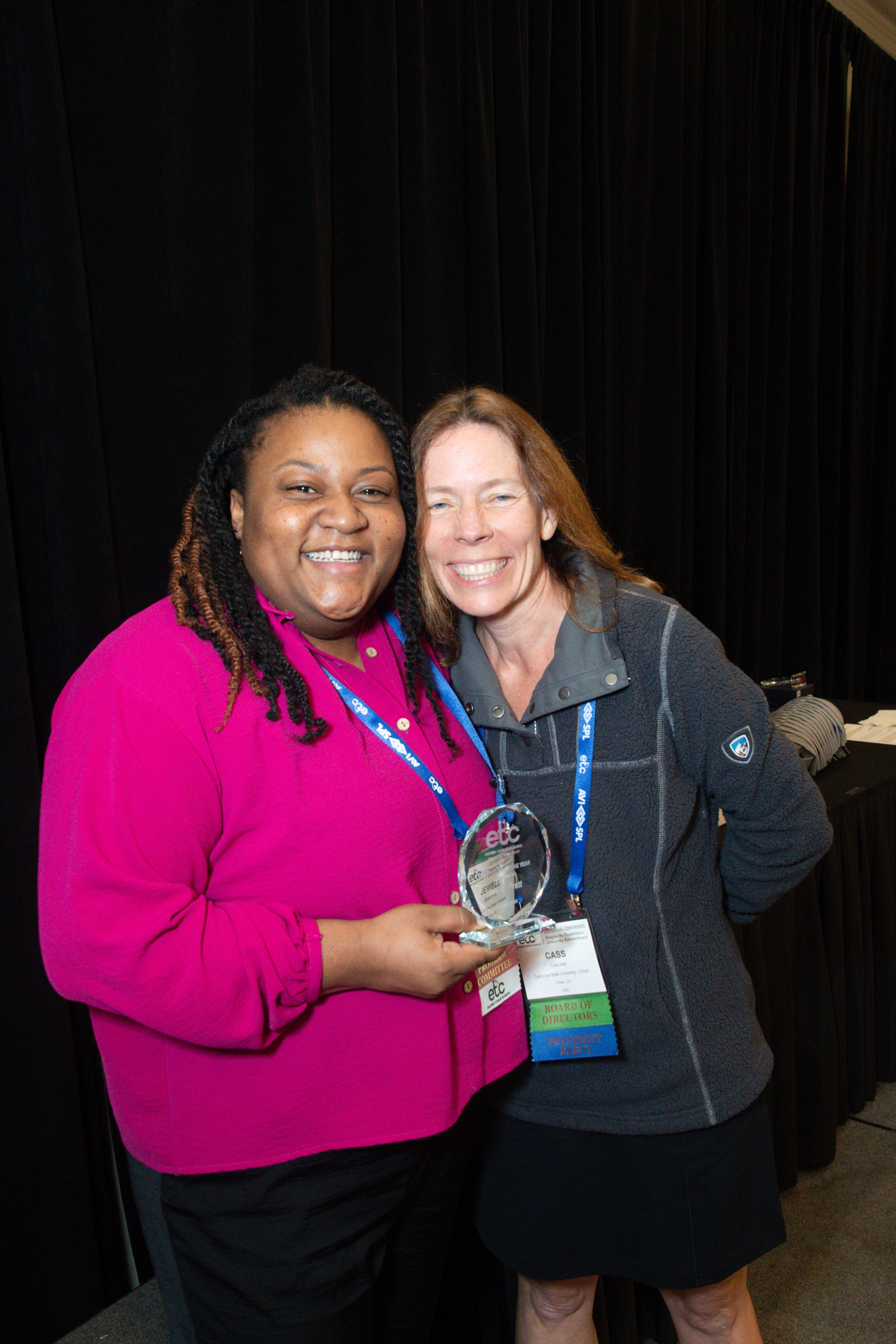 Jewell Pratt receiving award 